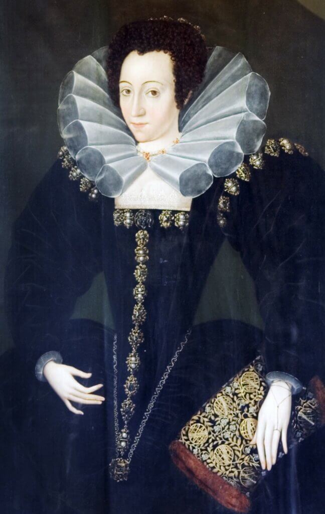 An Elizabethan painting of a lady in a neck ruff and an ornate dark dress with golden decoration.