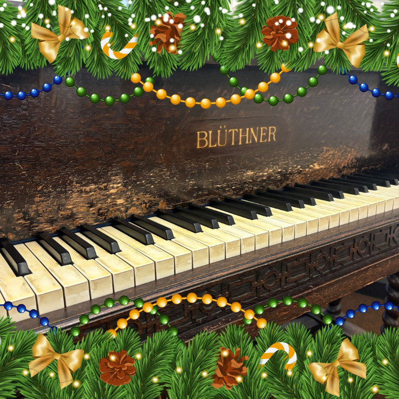 Blüthner grand piano