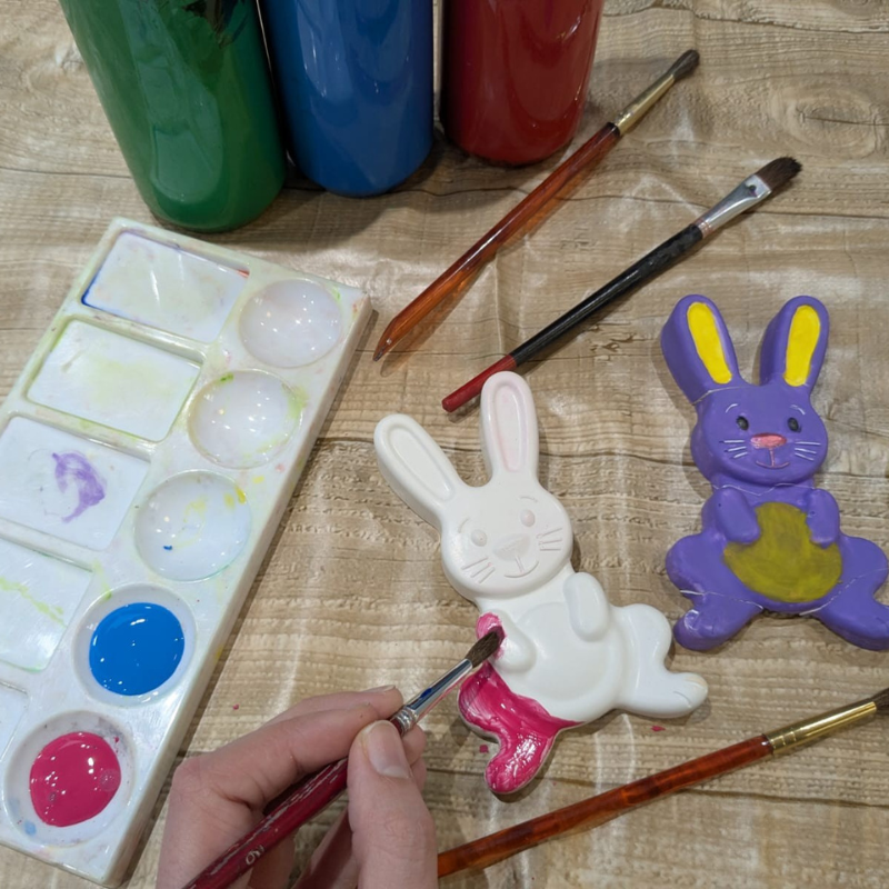 Painting a bunny figure