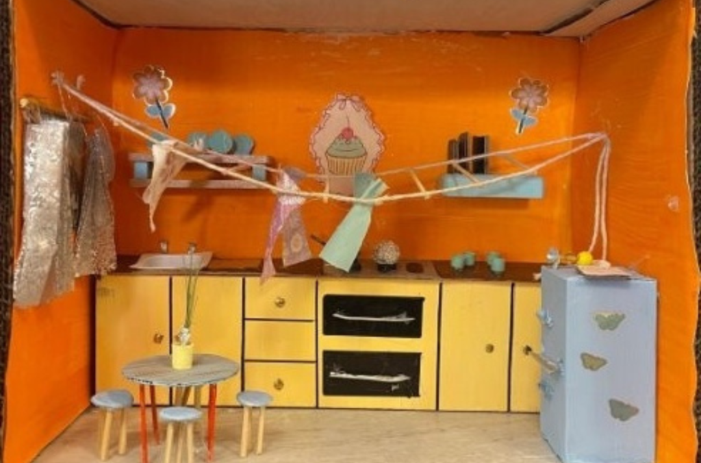 Dolls Houses by Be Creative